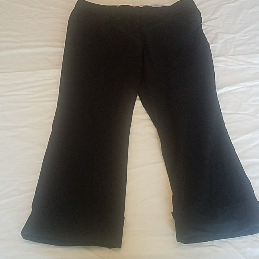 Tommy Hilfiger Black Capri Pants sz 12 stretchy